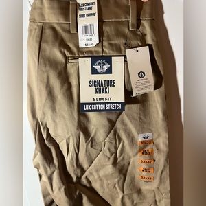 Dockers Slim Fit Khaki Pants (33x32)